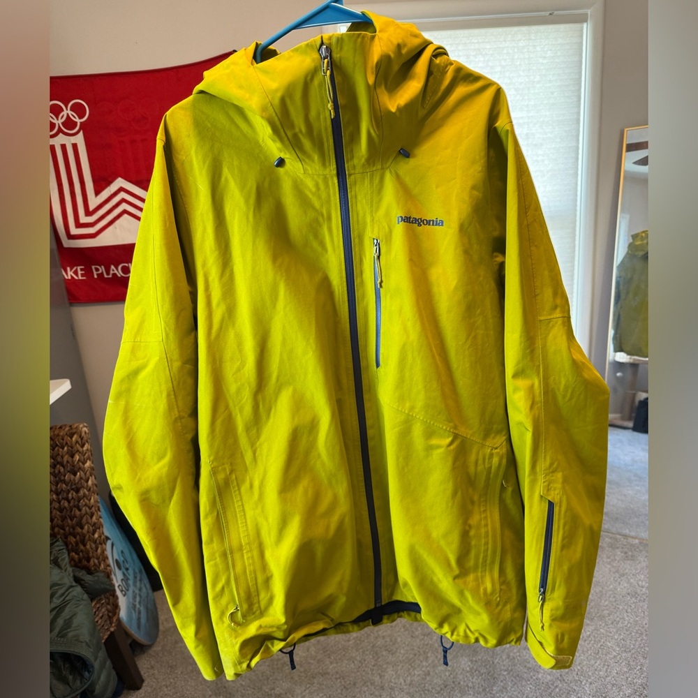 Patagonia Gore-Tex Snow Jacket Size Lrg